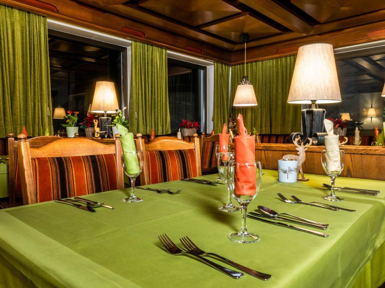 Hotel Pontives Ortisei Exteriör bild